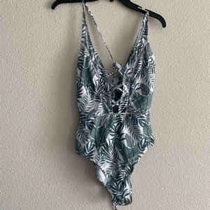 Xoxo swimsuit one piece large